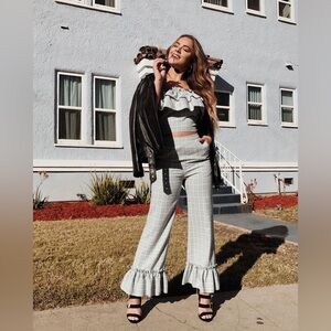 L’ATISTE Grey Plaid Frill Cropped Pants Size Medium NWT